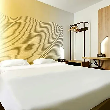 Hotel Reims Bezannes 2*