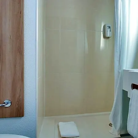 Reims Bezannes 2* Tinqueux